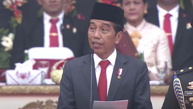 Ratusan perwira TNI dan Polri lulusan akmil dan akpol angkatan 2023 dilantik Presiden Jokowi di Istana Merdeka.