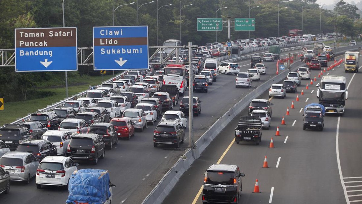 FOTO: Kepadatan Jalur Puncak Bogor Saat Libur Panjang Iduladha