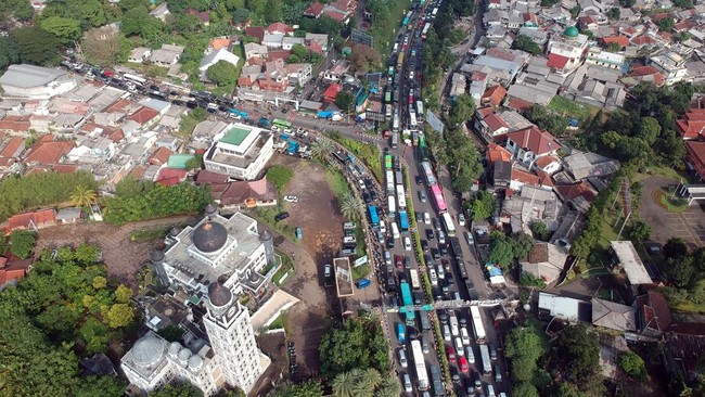 Kementerian PUPR mengisyaratkan pembangunan Tol Puncak bukan prioritas di era pemerintahan Presiden Jokowi yang akan berakhir Oktober 2024 nanti.