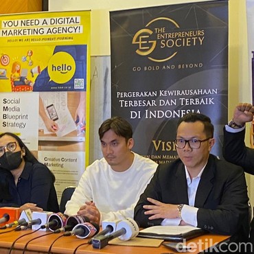 Rendy Kjaernett Bungkam Soal Dugaan Video Syur dengan Syahnaz