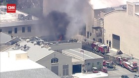 VIDEO: Studio Warner Bros di California Kebakaran