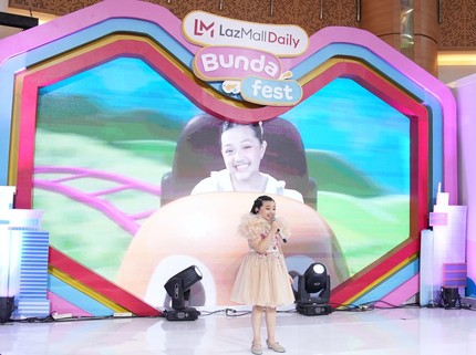 Ciamik! 7 Potret Penampilan Arsy Hermansyah Pukau Pengunjung LazMall Daily Bundafest 2023