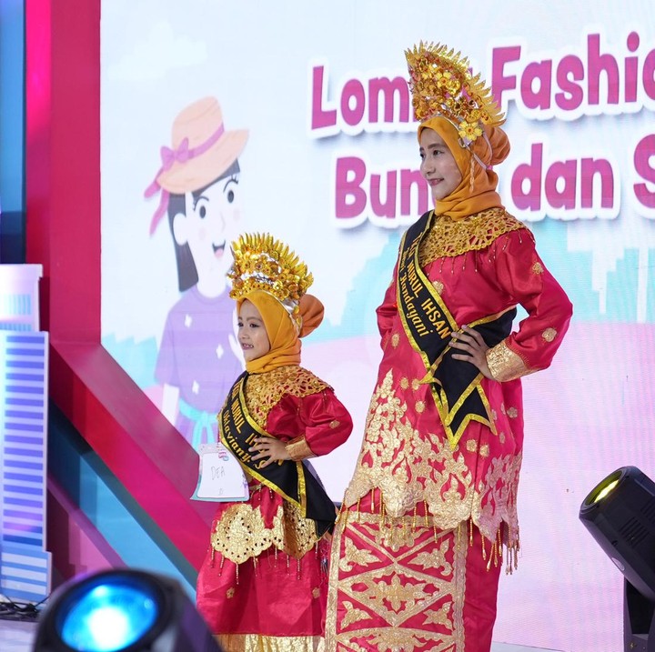 <p>Selanjutnya di Lomba Fashion Show Bunda dan Anak, njh. Terhitung, ada 35 peserta yang berpartisipasi yang merupakan anak berusia 2 - 10 tahun. (Foto: Aldino Nugraha/HaiBunda)</p>