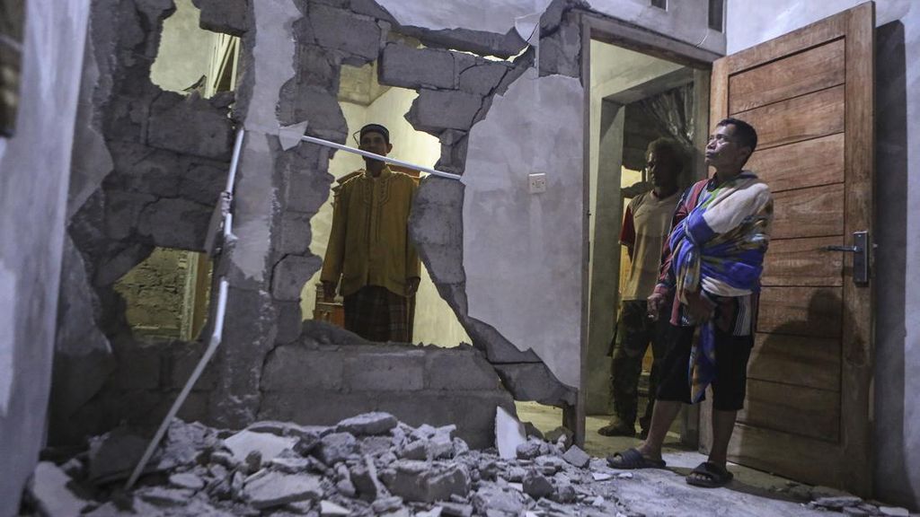 Dampak Gempa Bantul DIY: Sejumlah Rumah Rusak, Warga Tertimpa Teras