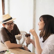 3 Pertanyaan yang Harus Dihindari saat Kencan Pertama