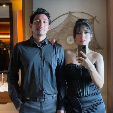 Rayakan Ulang Tahun Pernikahan ke-13, Hesti Purwadinata Minta Ini ke Suami