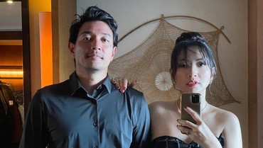 Rayakan Ulang Tahun Pernikahan ke-13, Hesti Purwadinata Minta Ini ke Suami
