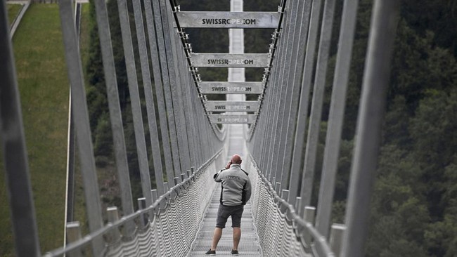 FOTO: Penampakan Jembatan Gantung Jerman Terpanjang di Dunia