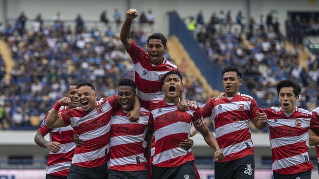 Berikut link live streaming Madura United vs Persis Solo dalam pekan keempat Liga 1 2023/2024 di Stadion Gelora Ratu Pamelingan, Pamekasan, Minggu (23/7).