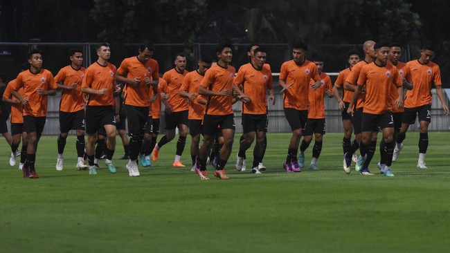 Persija Jakarta akan berduel melawan PSM Makassar di pekan pertama Liga 1 2023/2024. Berikut jadwal siaran langsung laga tersebut.