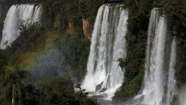 FOTO: Melihat Cantik Air Terjun Iguazu di Perbatasan Argentina-Brasil