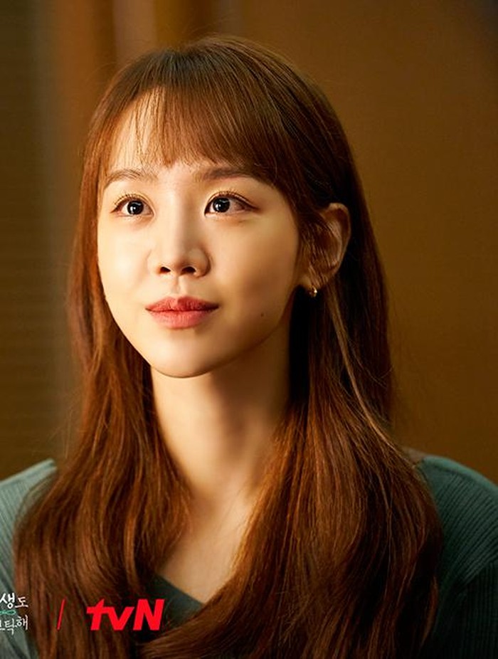 Lama tidak kelihatan, ahirnya Shin Hye Sun kembali mengobati rindu para penggemar lewat drama terbaru 'See You in My 19th Life' yang diadaptasi dari serial webtoon populer dan tayang di Netflix. Kamu sudah menonton drama ini, Beauties?/ foto: soompi.com