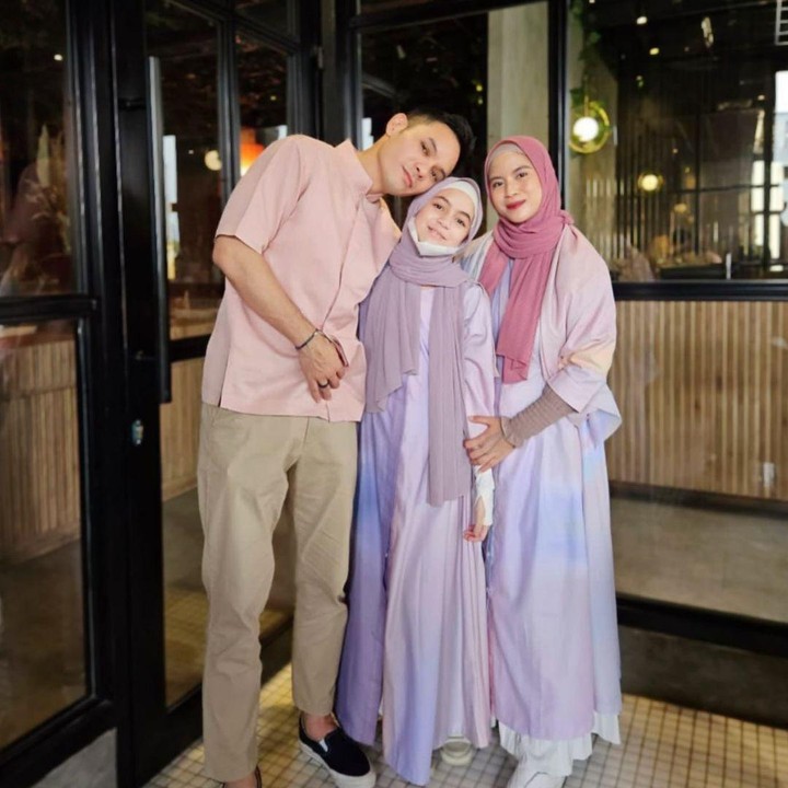 <p>Sienna merupakan anak Ben Kasyafani dan Marshanda. Usai pasangan artis itu bercerai, Sienna diasuh oleh Ben dan istri barunya, Nesya Ayu Nabila. (Foto: Instagram @benkasyafani & @nesyanabila)</p>