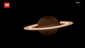 VIDEO: Teleskop James Webb Pamer Sinar Cincin Planet Saturnus