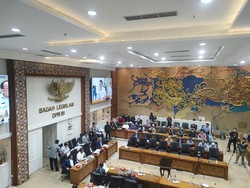 Rapat Baleg DPR Setujui Usulan Dana Desa Naik Sebesar 20%