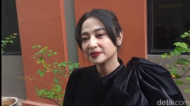 Sang Kekasih Ngajak Nikah Tahun Ini, Dewi Perssik: Nggak Mau Kemakan Rayuan
