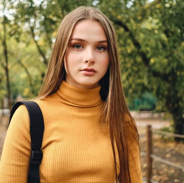 6 Cara Mengenali Orang Narsis Dilihat dari Cara Berpakaian Menurut Psikolog