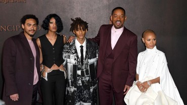 img-title Jaden Sebut Keluarga Will Smith Kenal Narkoba Psikedelik dari Jada Pinkett