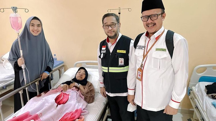 Oki Setiana Dewi Oki Setiana Dewi