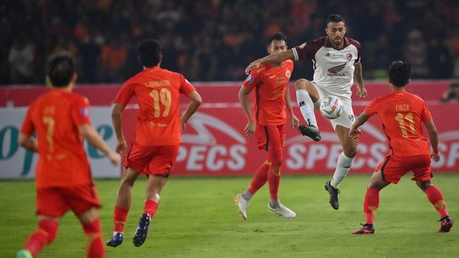 AFF mengundang dua klub Liga 1, Persija Jakarta dan PSM Makassar, untuk tampil di ASEAN Club Championship 2024/2025.