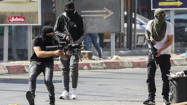 Pasukan Otoritas Palestina dilaporkan bentrok dengan milisi lokal di Jenin, Tepi Barat, pada pekan lalu, hingga disebut sejumlah media seperti "perang saudara".