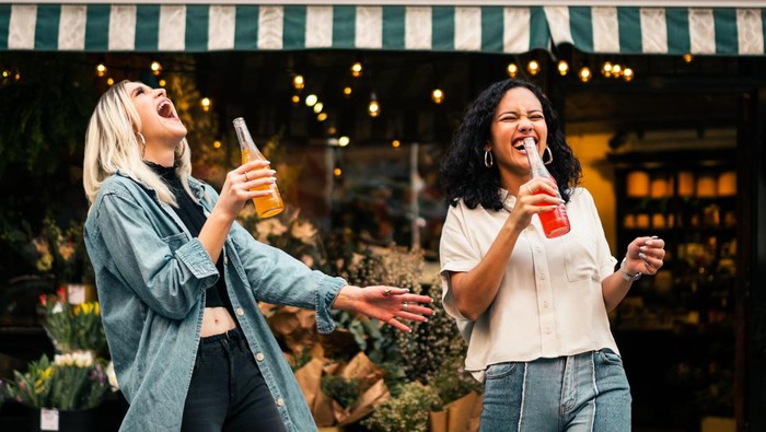 Punya Kebiasaan Minum Soda? Awas, 7 Hal Ini Bisa Berdampak Pada Tubuh!