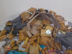 Jemaah Nekat Bawa Zamzam di Bagasi? Siap-siap Koper Dibongkar!