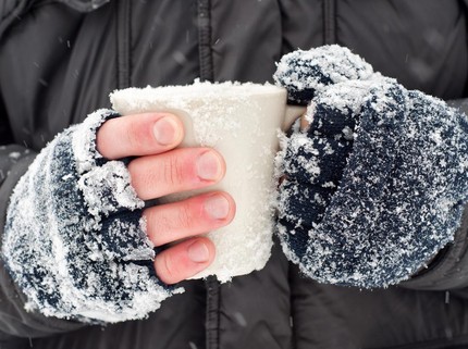Viral di TikTok Jari Menghitam dan Membeku Bak Lilin, Apa Penyebab Frostbite?