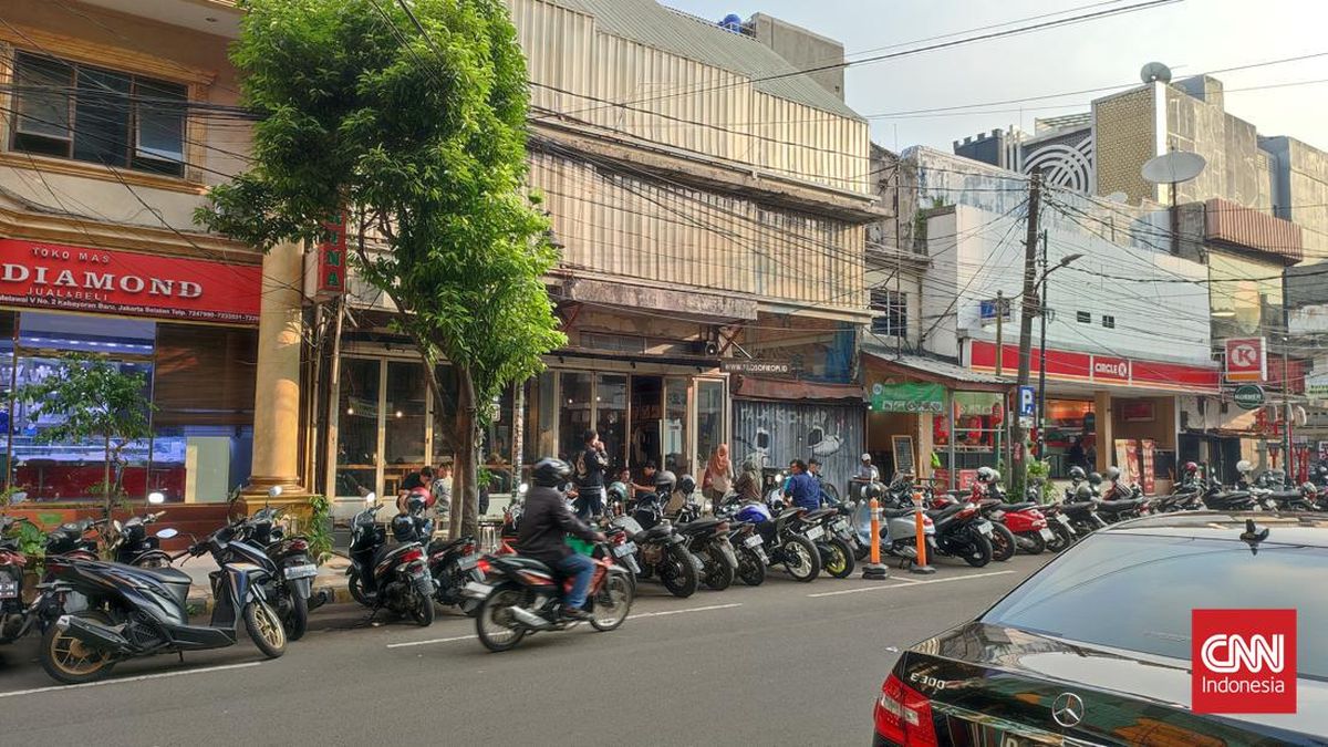 Pemprov DKI Tertibkan Parkir Liar di Blok M, 13 Juru Parkir Diamankan