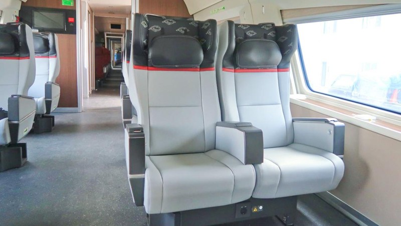Penampakan Kursi Wah First Class Kereta Cepat Jakarta-Bandung - Foto 6