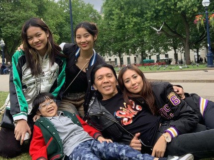 7 Potret Keluarga Bimbim Slank, Harmonis dan Awet Menikah 24 Tahun
