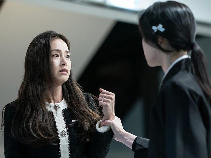 Kim Tae Hee di Lies Hidden in My Garden