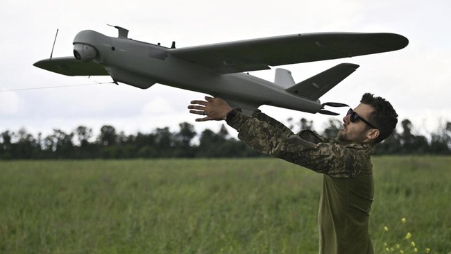 Gubernur Voronezh Aleksandr Gusev menjelaskan melalui Telegram bahwa pertahanan udara Rusia telah menghancurkan beberapa UAV Ukraina.