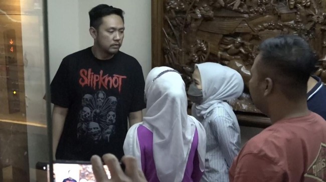 PPATK menemukan si kembar Rihana dan Rihani pernah melakukan transaksi tunai sebesar Rp500 juta.