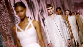 Maria Grazia Chiuri dan Konsistensi Sunyi di Christian Dior Couture
