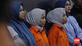 Polisi Sita Lemari Hingga Sofa Diduga Hasil Penipuan 'Si Kembar'