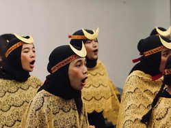 Selamat! Paduan Suara Mahasiswa Untidar Raih Prestasi di Singapura