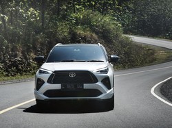 Toyota Berhasil Buat Mobil Elektrifikasi Makin Populer