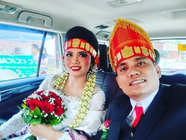 img-title 7 Foto Yuni Hutabarat Kakak Brigadir J Gelar Pernikahan Usai Sambo Cs Dihukum