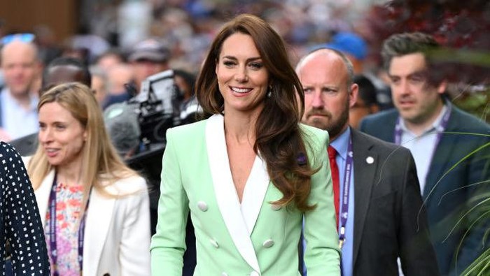 LONDON, ENGLAND - JULY 04: Catherine, Princess of Wales attends day two of the Wimbledon Tennis Championships at the All England Lawn Tennis and Croquet Club on July 04, 2023 in London, England. (Photo by Karwai Tang/WireImage)