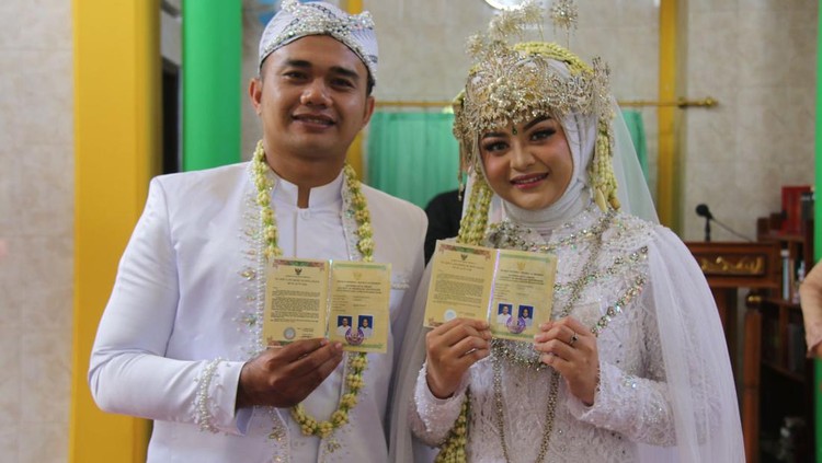 Foto viral pasangan Kamil dan Kanza Foto viral pasangan Kamil dan Kanza