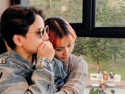 7 Potret Joanna Alexandra dan Sang Putra yang Sudah Remaja, Makin Mirip Sang Ayah