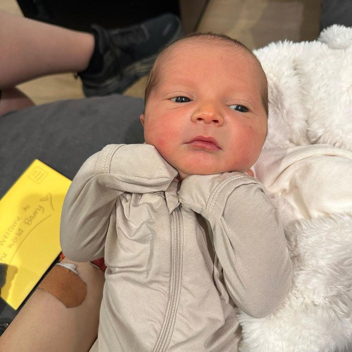<p>Tak hanya Meghan dan Daryl, kelahiran baby Barry juga menjadi kebahagiaan tersendiri untuk Riley. Putra pertama mereka sangat bersemangat menjadi kakak. "Saat Meghan masih hamil, dia (Riley) senang menunjuk perut Meghan dan mengatakan 'Bayi' dan menciumi perutnya," cerita Daryl. (Foto: Instagram @meghantrainor)</p>