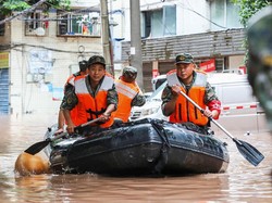 Hujan Deras Picu Banjir di China, 15 Orang Tewas