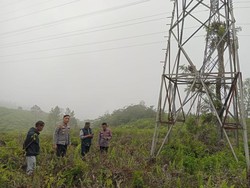 Nekat Panjat Sutet Buat Selfie, Pria Garut Kesetrum Hingga Gosong