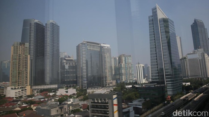 Menteri Keuangan Sri Mulyani Indrawati mencatat APBN kembali surplus per Mei 2023. Besarannya Rp 204,3 triliun atau 0,97% terhadap produk domestik bruto (PDB), Rabu (5/7/2023).