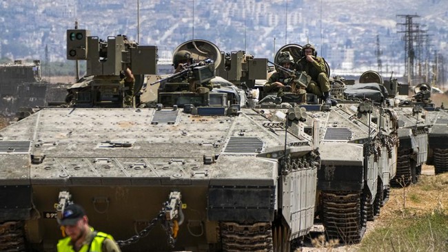 Gempuran Israel ke Jalur Gaza Palestina semakin membabi buta di tengah rencana pemerintahan PM Benjamin Netanyahu melancarkan invasi darat ke wilayah itu.