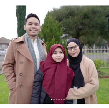 Sienna Putri Marshanda Pakai Hijab, Kecantikan Tuai Pujian