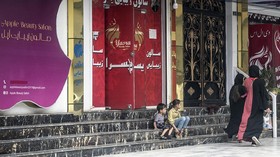 FOTO: Nasib Salon Kecantikan Afghanistan Ditutup Paksa Taliban