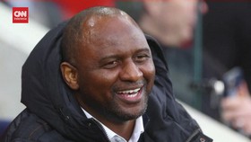 VIDEO: Racing Strasbourg Kontrak Patrick Viera Jadi Manajer